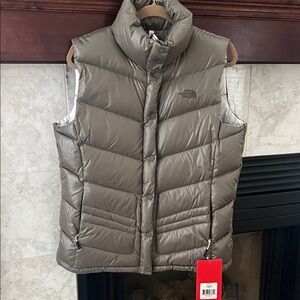 Women’s The North Face Taupe Puffer Vest Sz XL NWT